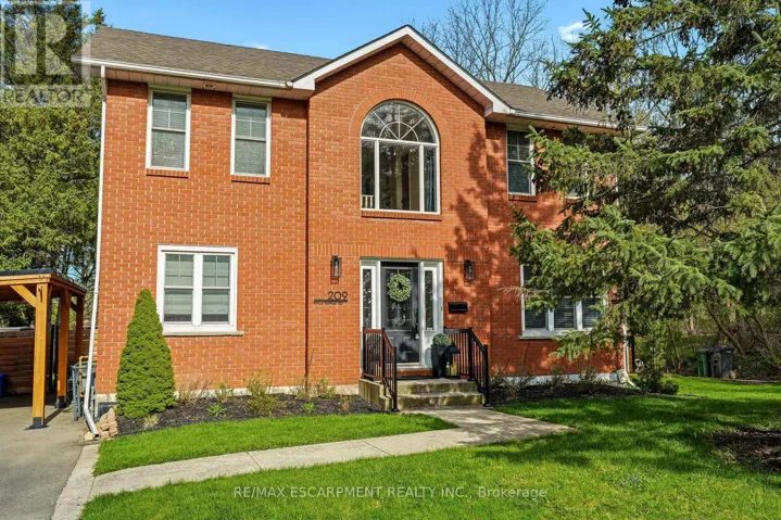 209 RIFLE RANGE ROAD, Hamilton (Ainslie Wood), Ontario L8S3B8