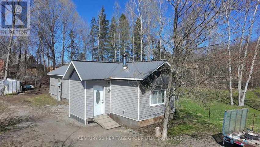 10 WILSON STREET, Rideau Lakes, Ontario K0G1E0