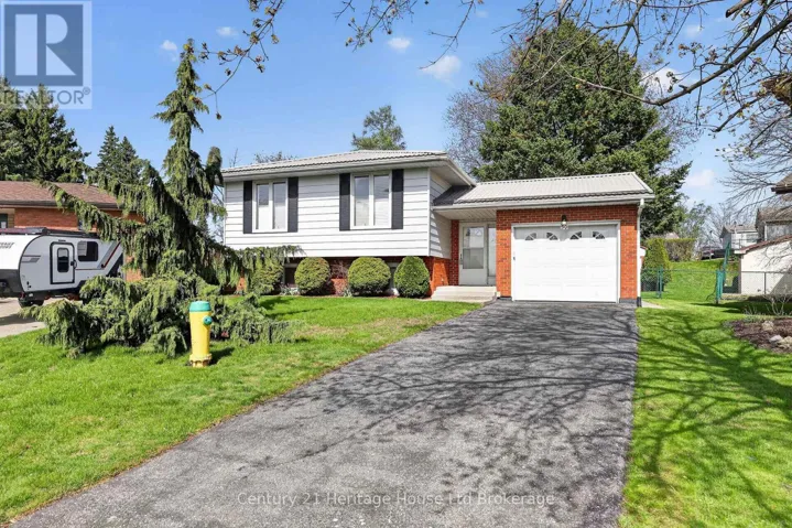 30 ASHTON COURT, Woodstock (Woodstock - South), Ontario N4S8N9