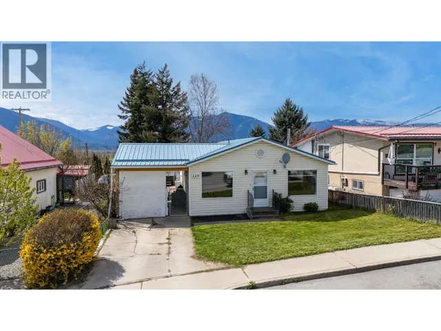 129 9th Avenue S, Creston, British Columbia V0B1G3