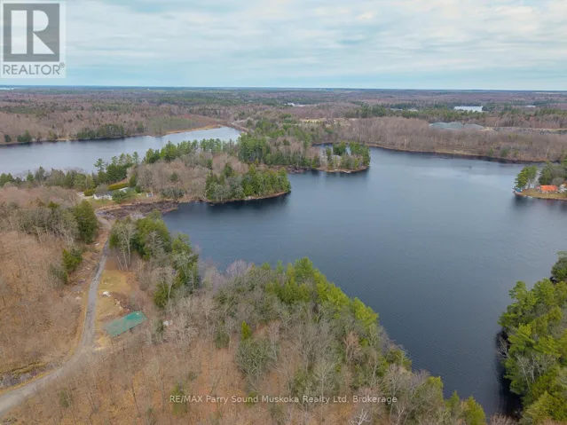 92 BLUE LAKE ROAD, Seguin, Ontario P2A2W8