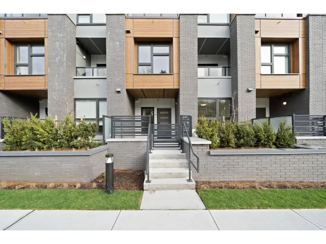 106 15353 17 AVENUE, Surrey, British Columbia V4A1T8