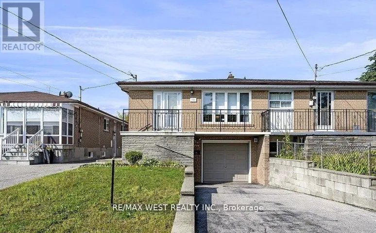 136 DUNCANWOODS DRIVE, Toronto (Humber Summit), Ontario M9L2E1