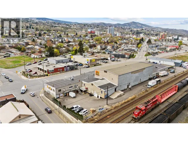 986 VICTORIA Street Unit# A/B, Kamloops, British Columbia V2C2B9