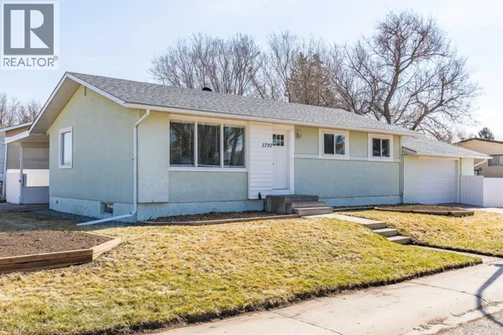 1797 4 Avenue NE, Medicine Hat, Alberta T1C1A4