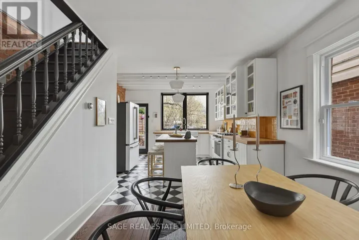 31 GLENMORE ROAD, Toronto (Woodbine Corridor), Ontario M4L3M1