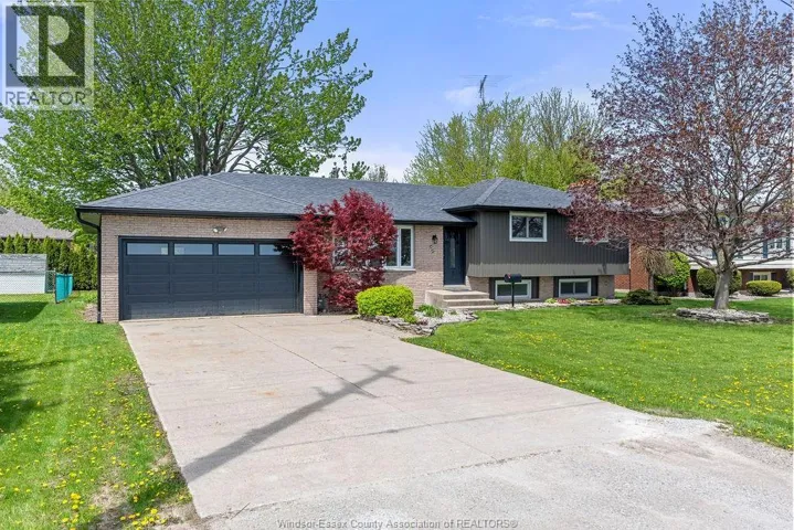 157 FAIRVIEW AVENUE EAST, Essex, Ontario N8M2R3