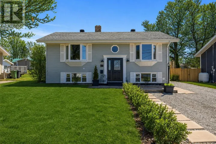 16 Moreau Drive, Charlottetown, Prince Edward Island C1A2Y2
