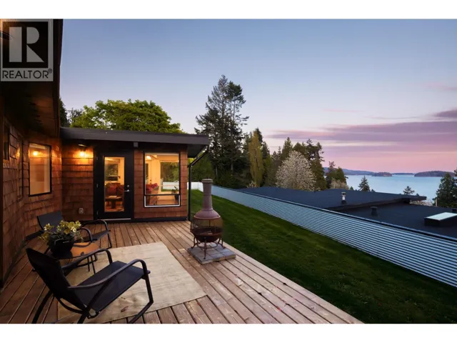 127 MAHAN ROAD, Gibsons, British Columbia V0N1V3