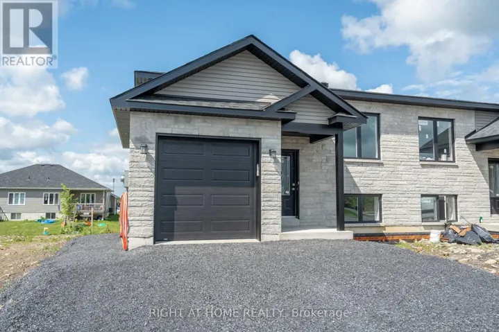 157/157A WOODLAND DRIVE, Cornwall, Ontario K6H0J9