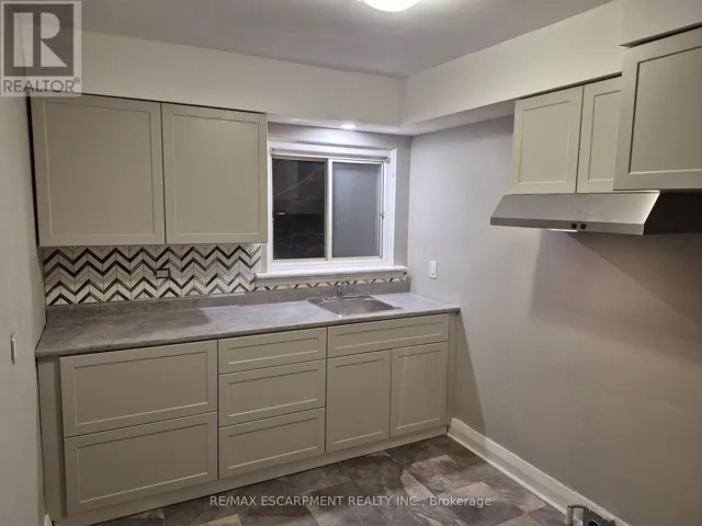5 - 5473 ONTARIO AVENUE, Niagara Falls (Downtown), Ontario L2E3S4