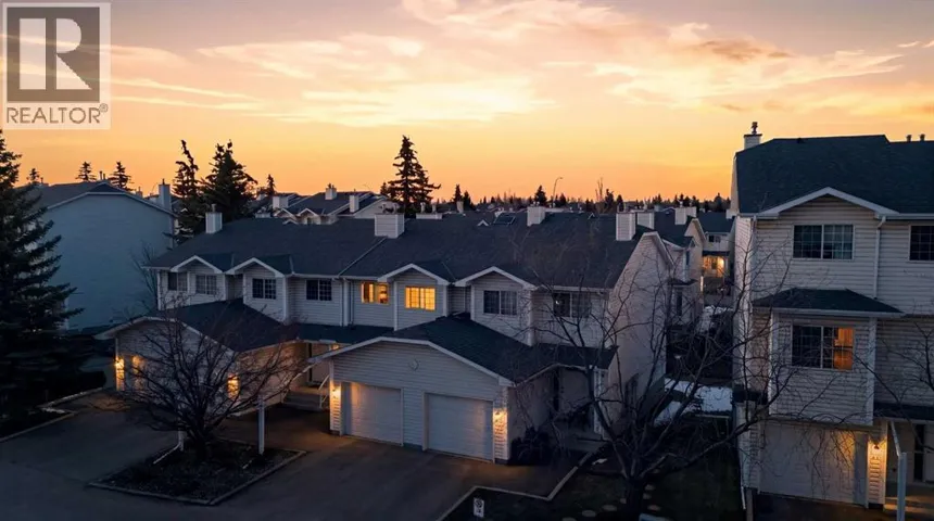 310 HAWKSTONE Manor NW, Calgary, Alberta T3G2X2