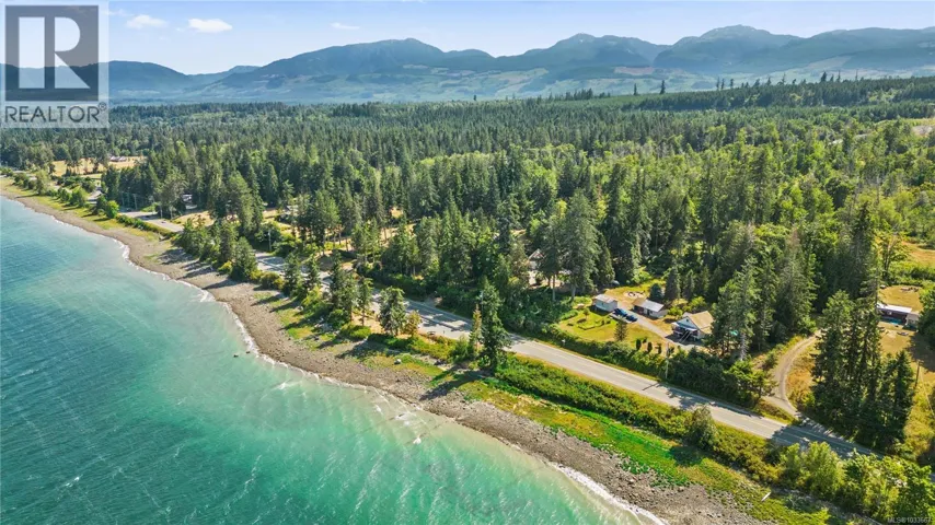 6249/6259 Island Hwy S, Union Bay, British Columbia V0R3B0