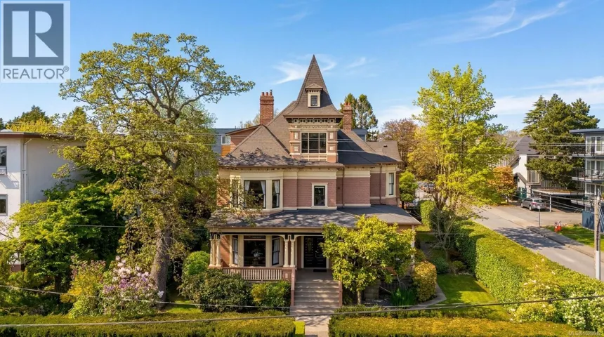 1270 Yates St, Victoria, British Columbia V8V3N3