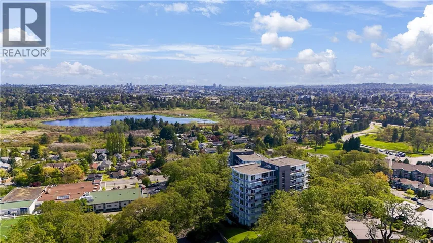 402 4011 Rainbow Hill Lane, Saanich, British Columbia V8X0B6