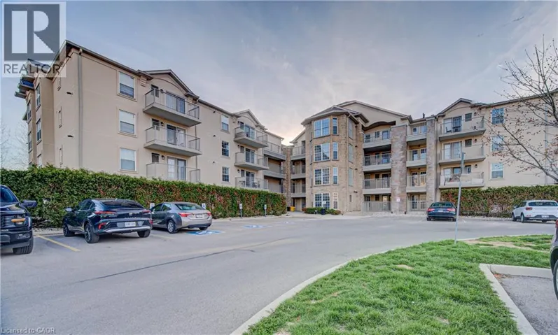 1490 BISHOPS Gate Unit# 106, Oakville, Ontario L6M4N3