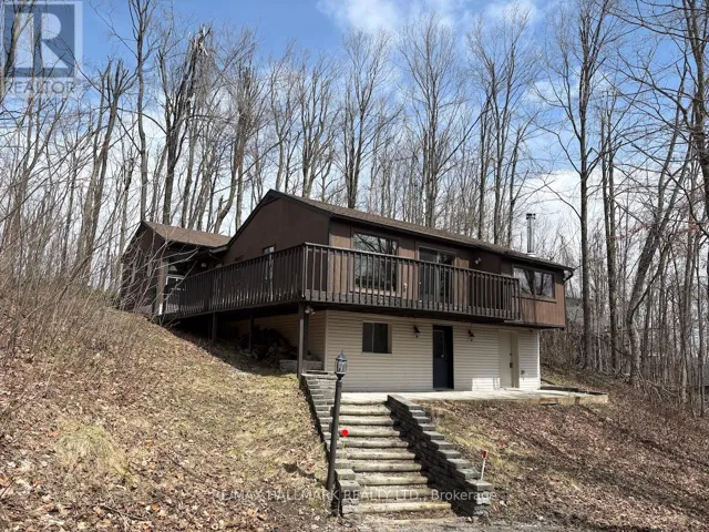 33 HURON WOODS DRIVE, Oro-Medonte (Sugarbush), Ontario L0K1E0