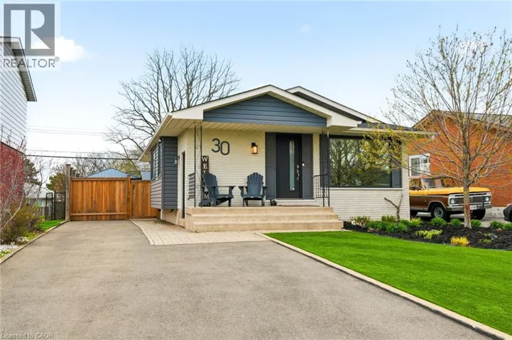 30 DARLINGTON Drive, Hamilton, Ontario L9C2L7