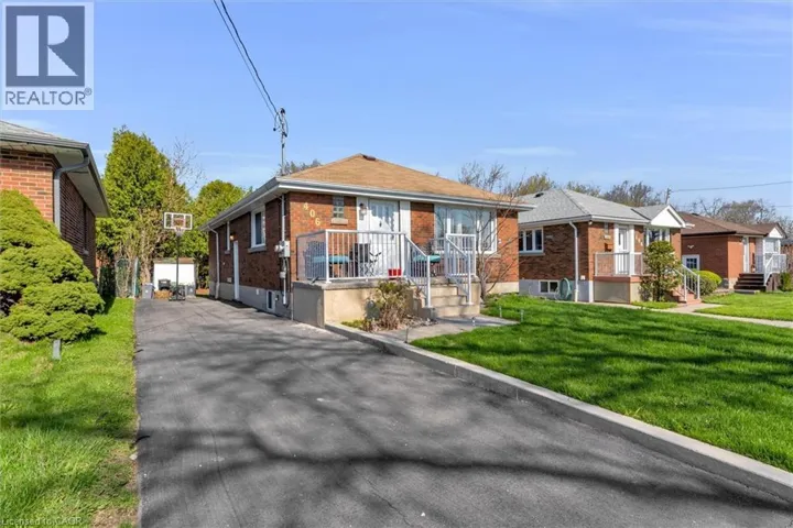 406 EAST 43RD Street, Hamilton, Ontario L8T3E3