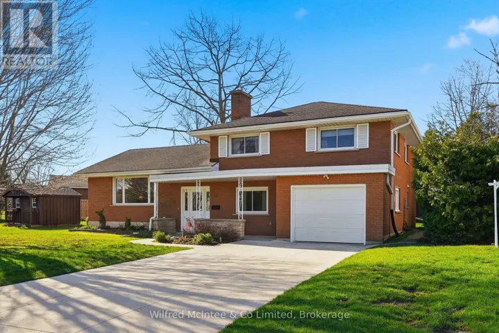 15 JOHNSTONE BOULEVARD, Brockton, Ontario N0G2V0