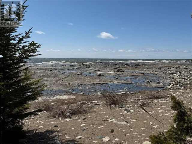 715 Lake Huron Drive, Spring Bay, Manitoulin Island, Ontario P0P2B0
