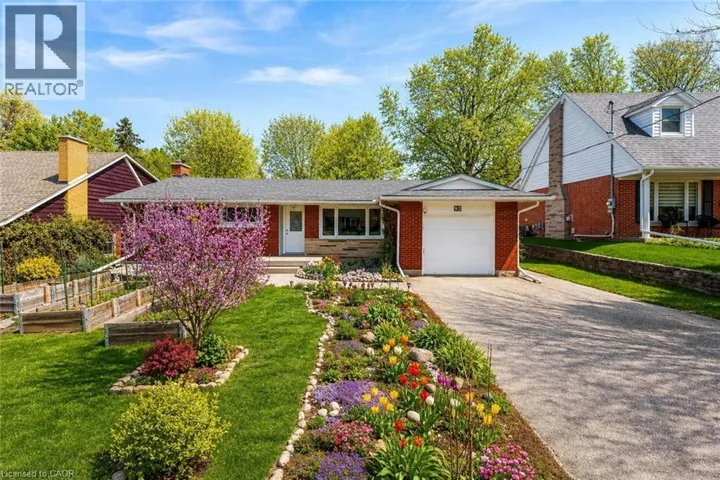 92 BRAESIDE Avenue, Waterloo, Ontario N2J2C6