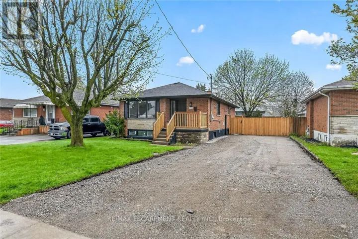 170 FERNWOOD CRESCENT, Hamilton (Hampton Heights), Ontario L8T3L4