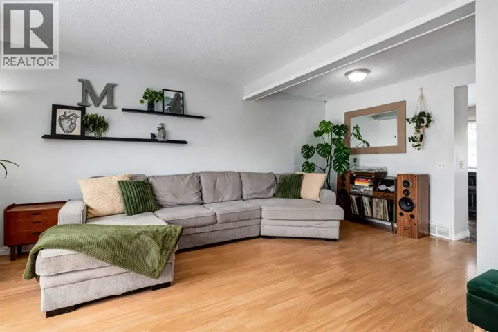 955 Erin Woods Drive SE, Calgary, Alberta T2B2W4