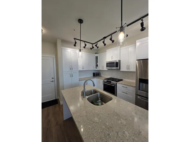 612 11077 RAVINE ROAD, Surrey, British Columbia V3T0R7