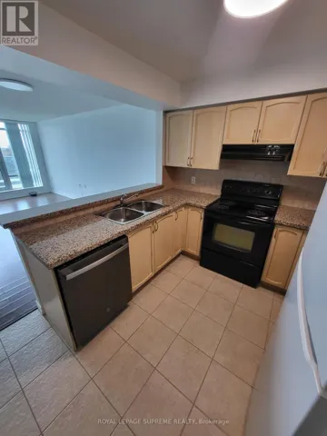702 - 3830 BATHURST STREET, Toronto (Clanton Park), Ontario M3H6C5