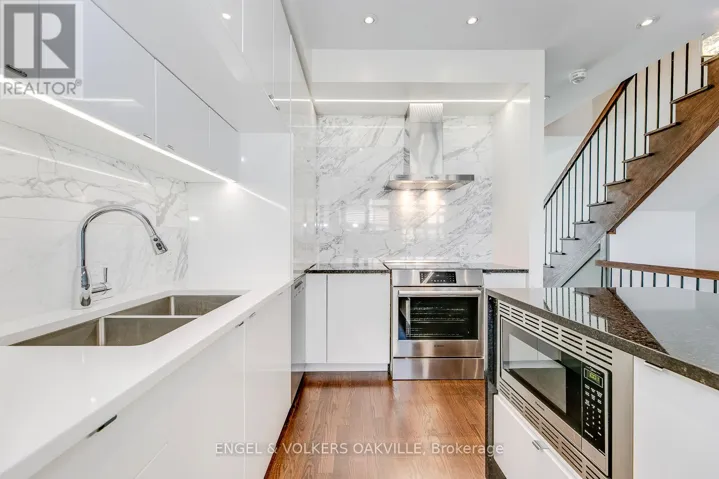 227 HUGUENOT ROAD, Oakville (GO Glenorchy), Ontario L6H0L6