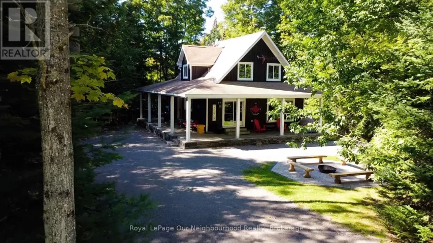 1042 SKI RIDGE TRAIL, Dysart et al (Guilford), Ontario K0M1M0