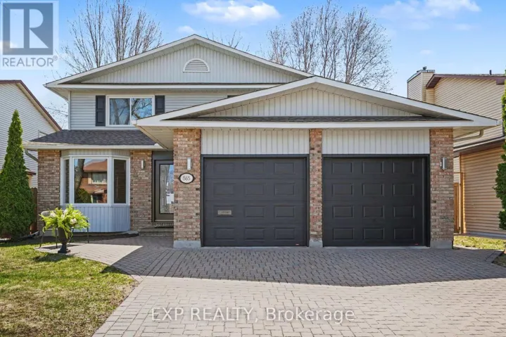 865 ACADIAN GARDENS, Ottawa, Ontario K1C2V7