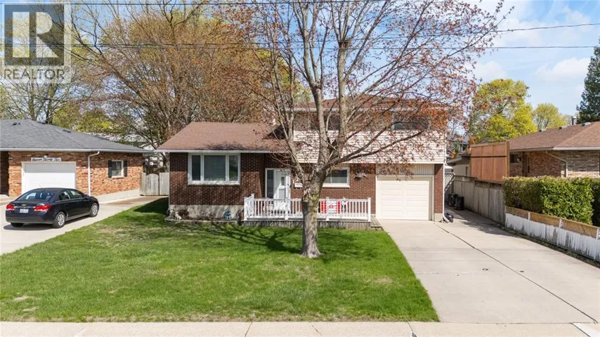 1126 Cathcart BOULEVARD, Sarnia, Ontario N7S2H5