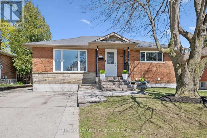1130 ROYAL DRIVE, Burlington (Mountainside), Ontario L7P2G2