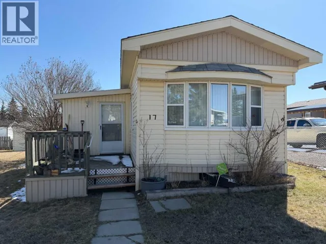 17, 5211 55 Avenue, Rocky Mountain House, Alberta T4T1M8
