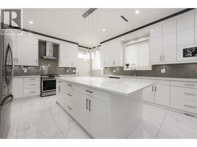 1135 YORSTON COURT, Burnaby, British Columbia V5A2T8