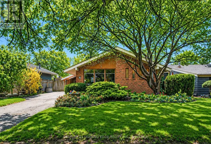 8 OAKLEY BOULEVARD, Toronto (Bendale), Ontario M1P3P4