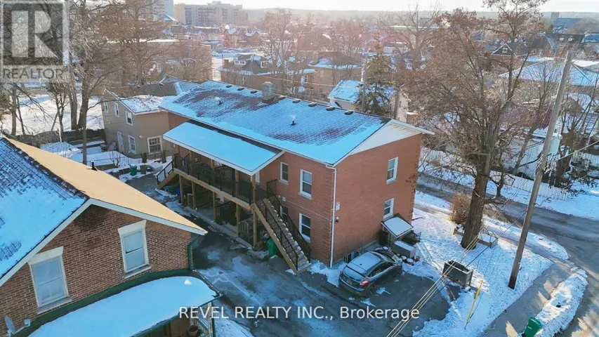 4 - 348 SIMCOE STREET N, Peterborough (Town Ward 3), Ontario K9H2J6