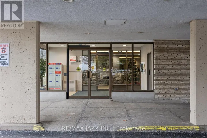 102 - 120 ELGIN STREET W, Oshawa (O'Neill), Ontario L1G1S7
