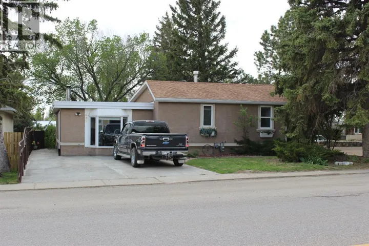 605 Rogers Avenue, Picture Butte, Alberta T0K1V0
