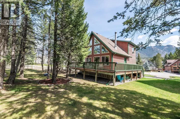 7483 Pine Cone Lane, Radium Hot Springs, British Columbia V0A1M0