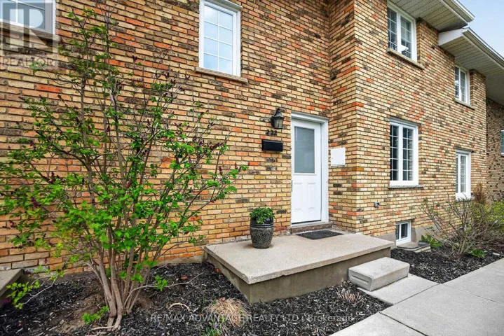 222 HOMESTEAD CRESCENT, London North (North F), Ontario N6G2E5