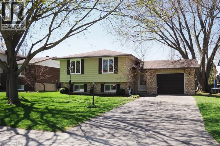 35 REINER Crescent, Wellesley, Ontario N0B2T0