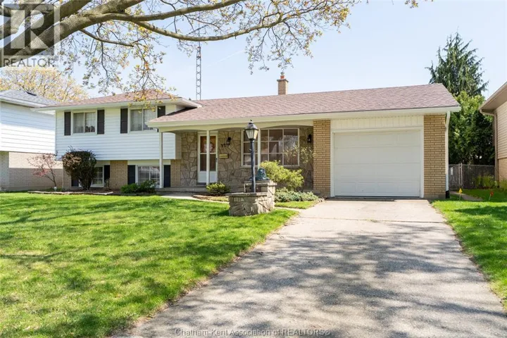 22 PEMBROKE CRESCENT, Chatham, Ontario N7L2J4