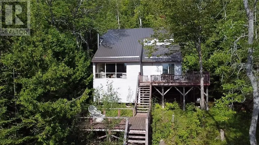 137 Runnalls Crescent, Barrie Island, Ontario P0P1H0