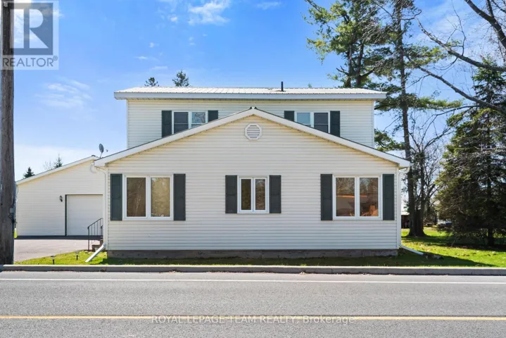 12106 LAKESHORE DRIVE, South Dundas, Ontario K0C1X0