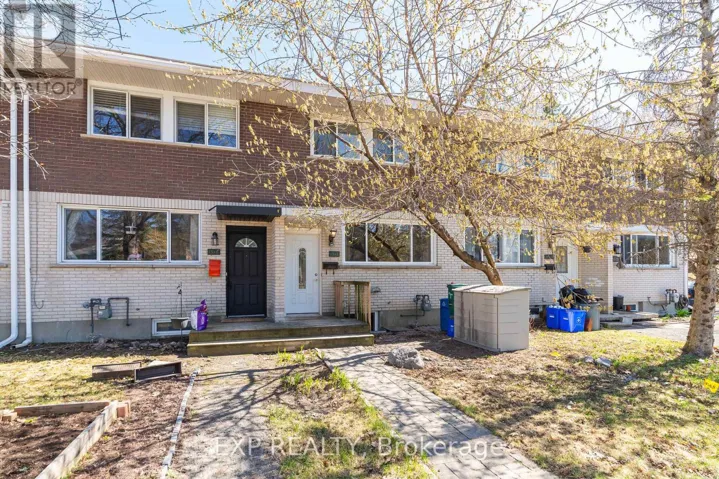 1518 LEPAGE AVENUE, Ottawa, Ontario K1Z8C9