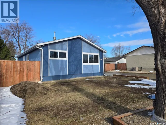 61 Maxwell CRESCENT, Saskatoon, Saskatchewan S7L3Y4