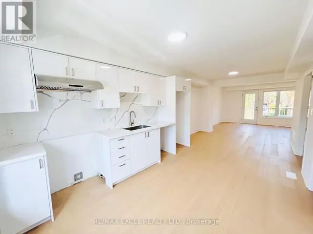 5 - 11 PLAISANCE ROAD, Richmond Hill (North Richvale), Ontario L4C5H1